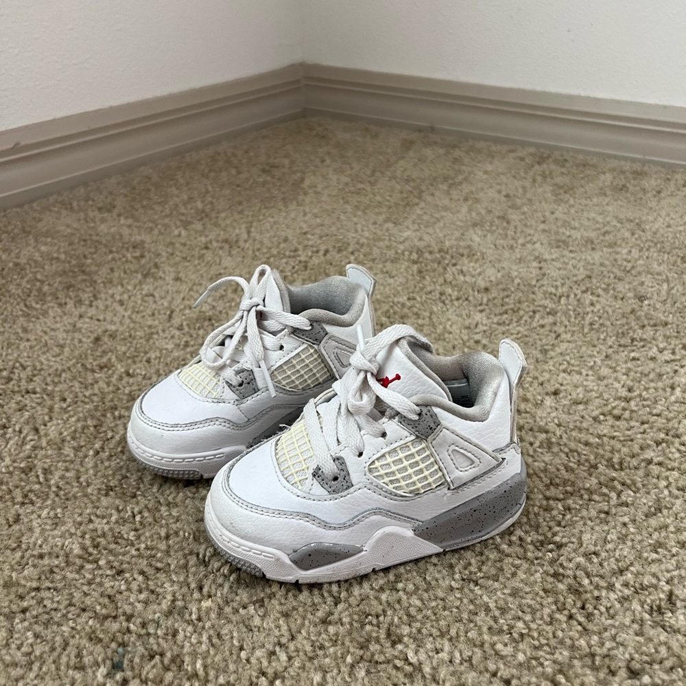 Jordan 4s